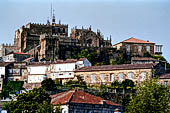 Rias della Galizia, Spagna - La cattedrale-fortezza (XIII sec) che campeggia sulla citt di Tui.